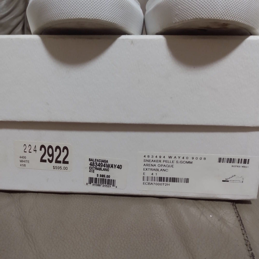 Shoes - Picture 4 of 4